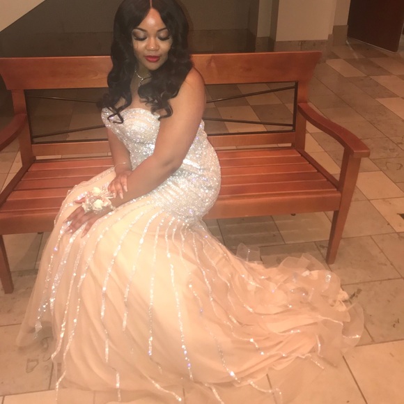 PROM DRESS - Picture 5 of 5